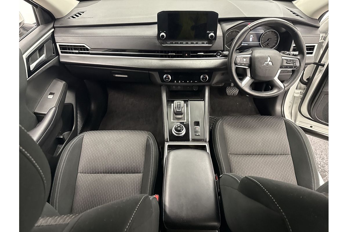2023 Mitsubishi Outlander LS ZM