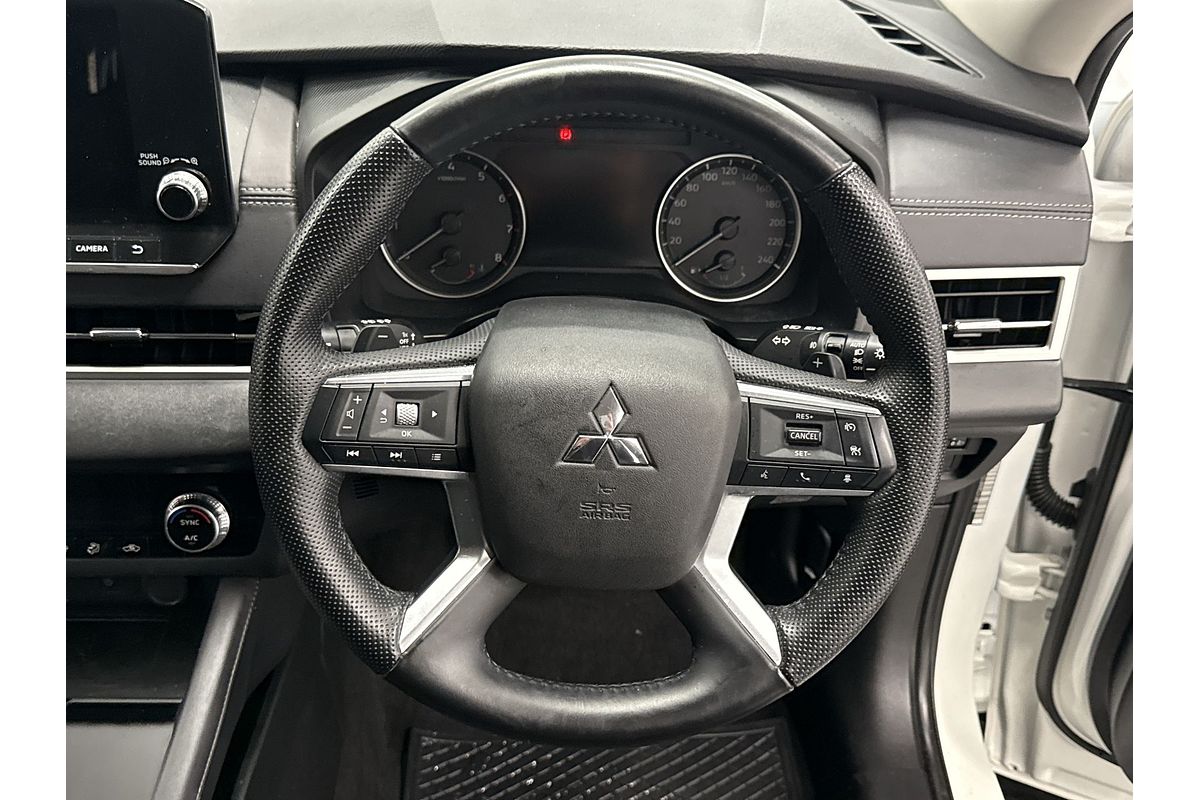 2023 Mitsubishi Outlander LS ZM
