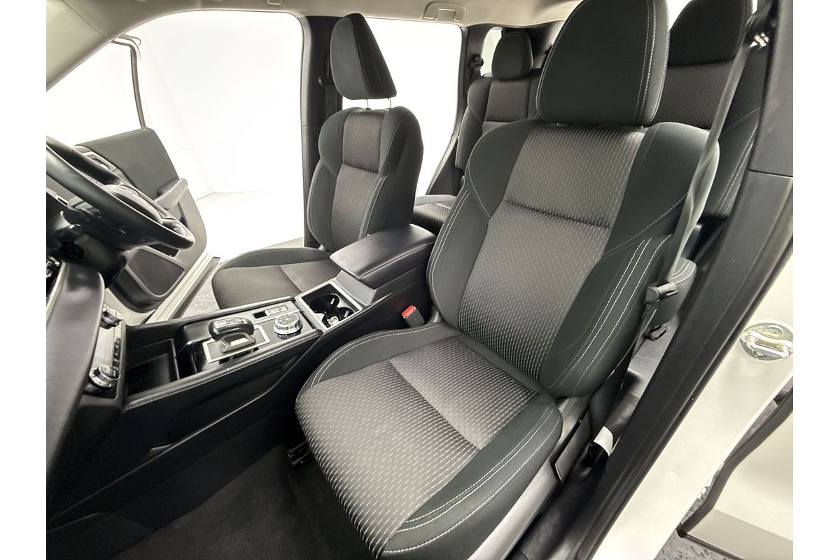 2023 Mitsubishi Outlander LS ZM