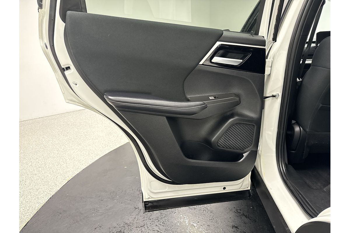 2023 Mitsubishi Outlander LS ZM