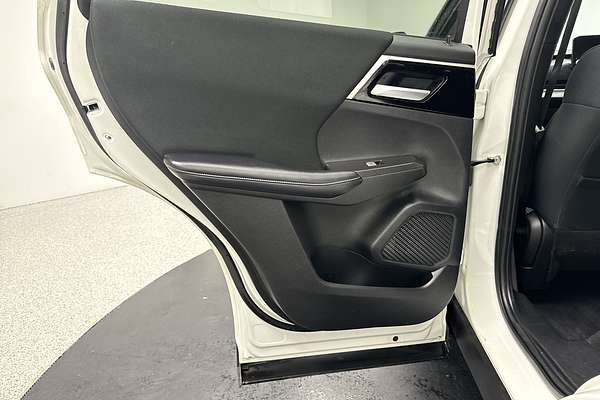 2023 Mitsubishi Outlander LS ZM