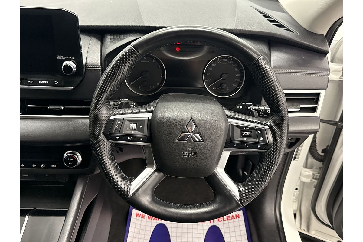 2023 Mitsubishi Outlander LS ZM