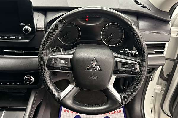 2023 Mitsubishi Outlander LS ZM