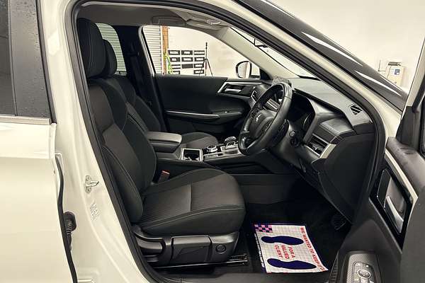 2023 Mitsubishi Outlander LS ZM