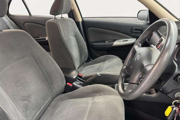 2005 Nissan Pulsar ST-L N16