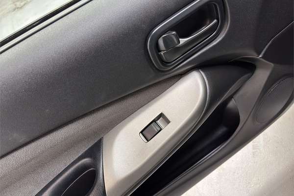 2005 Nissan Pulsar ST-L N16