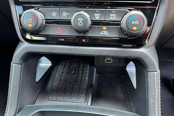 2025 Ford Everest Platinum 3.0L