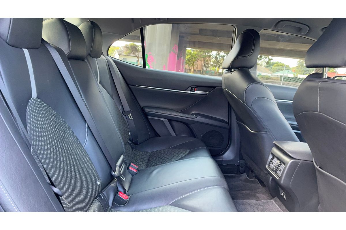 2019 Toyota Camry SX GSV70R