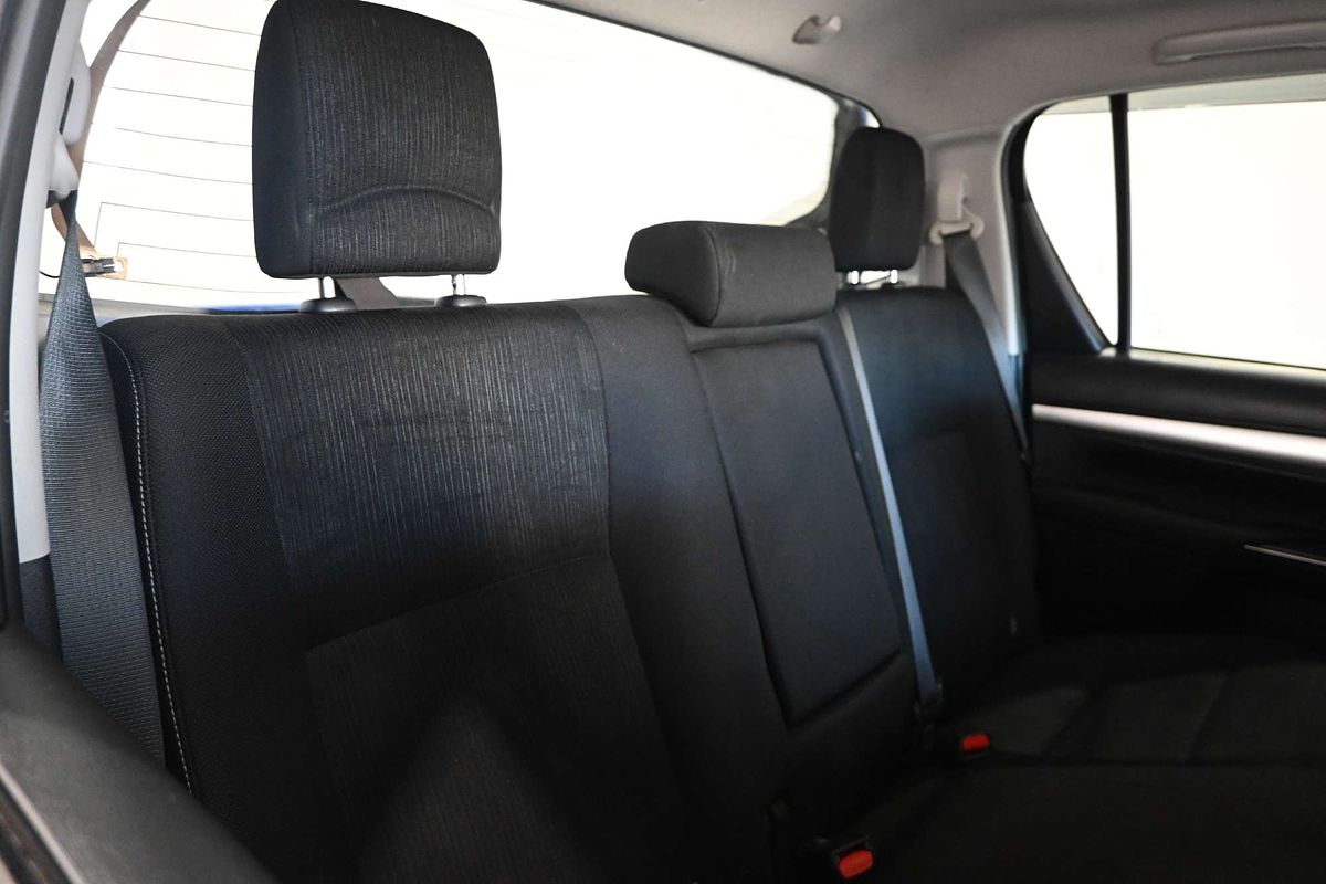 2021 Toyota Hilux SR5 GUN126R 4X4