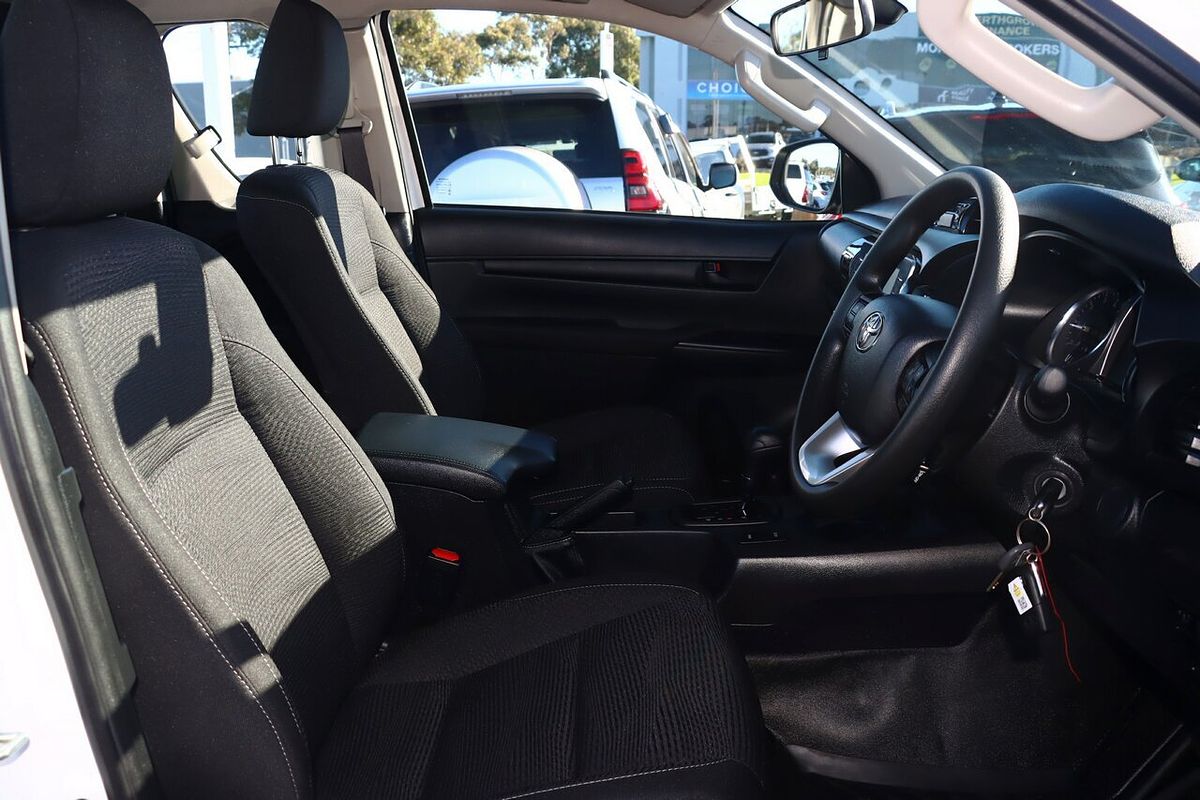 2024 Toyota Hilux SR GUN126R 4X4