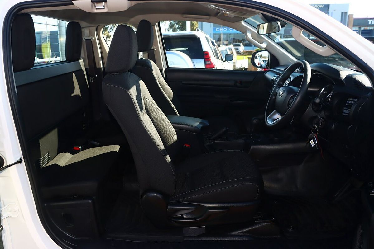 2024 Toyota Hilux SR GUN126R 4X4