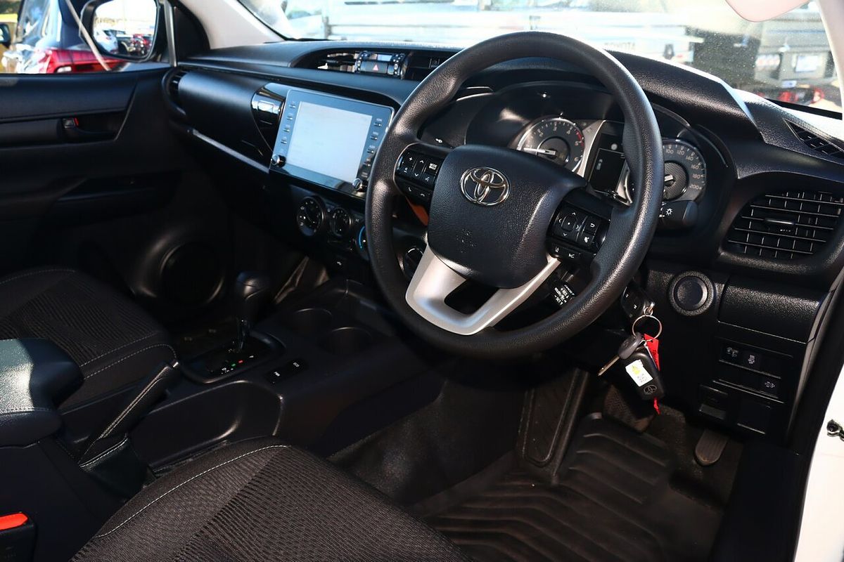 2024 Toyota Hilux SR GUN126R 4X4