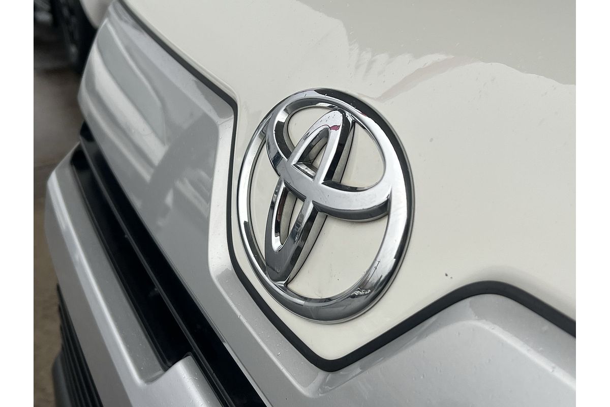 2019 Toyota Hiace Commuter GDH322R