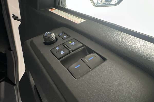 2019 Toyota Hiace Commuter GDH322R