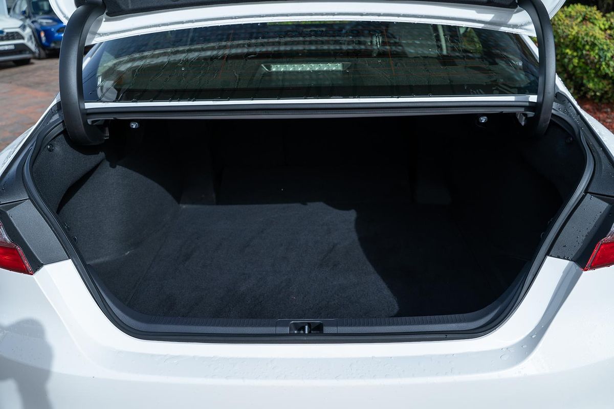 2024 Toyota Camry Ascent AXVH70R