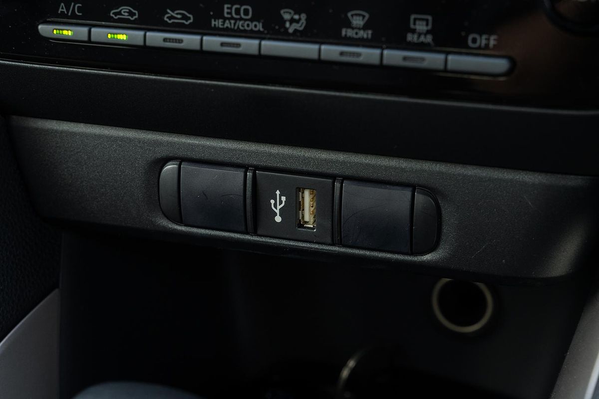 2021 Toyota Yaris SX Hybrid MXPH10R