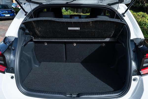 2021 Toyota Yaris SX Hybrid MXPH10R