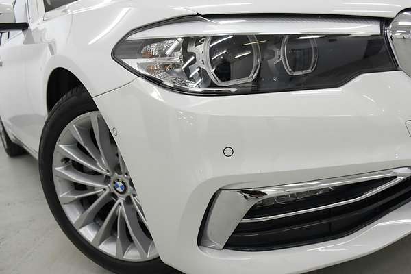 2019 BMW 5 Series 520i Luxury Line G30