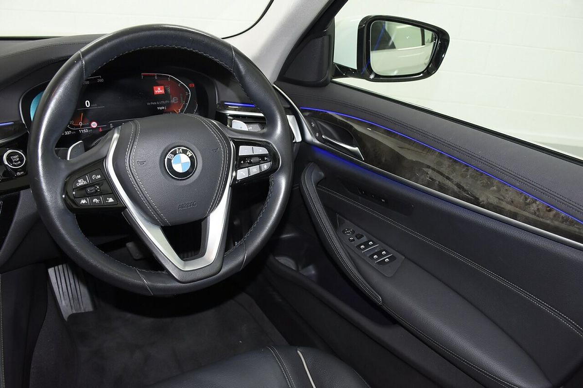 2019 BMW 5 Series 520i Luxury Line G30