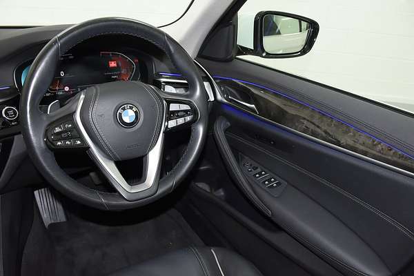 2019 BMW 5 Series 520i Luxury Line G30