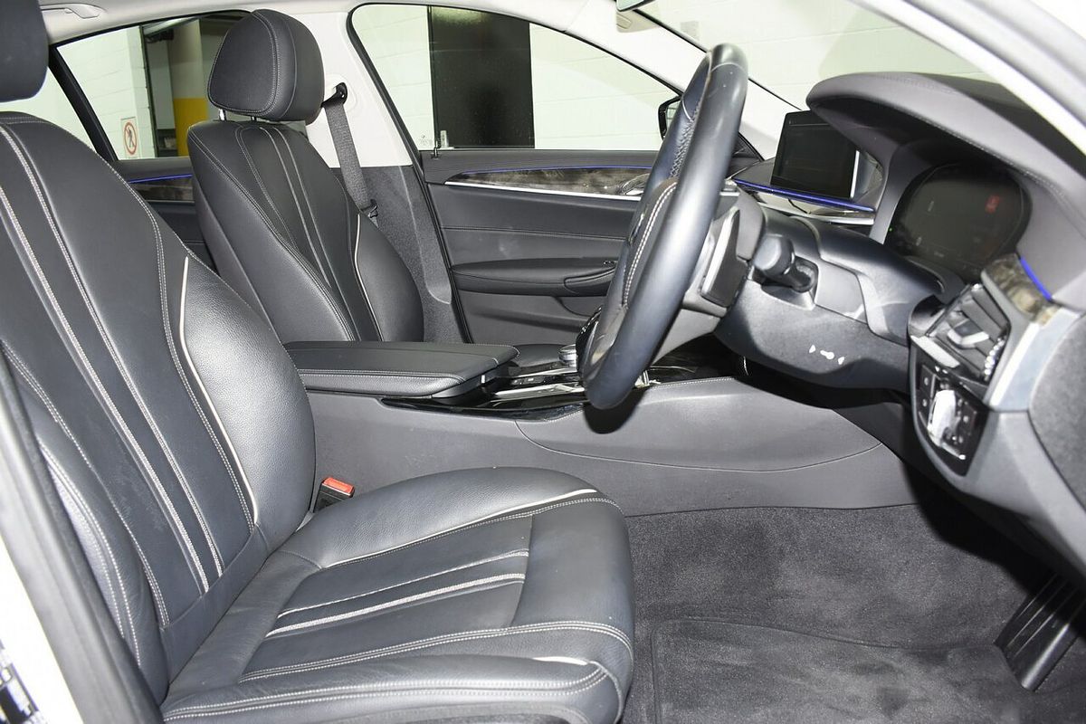 2019 BMW 5 Series 520i Luxury Line G30