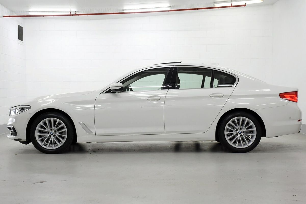 2019 BMW 5 Series 520i Luxury Line G30
