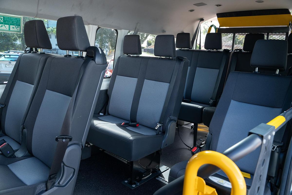 2019 Toyota Hiace Commuter GDH322R