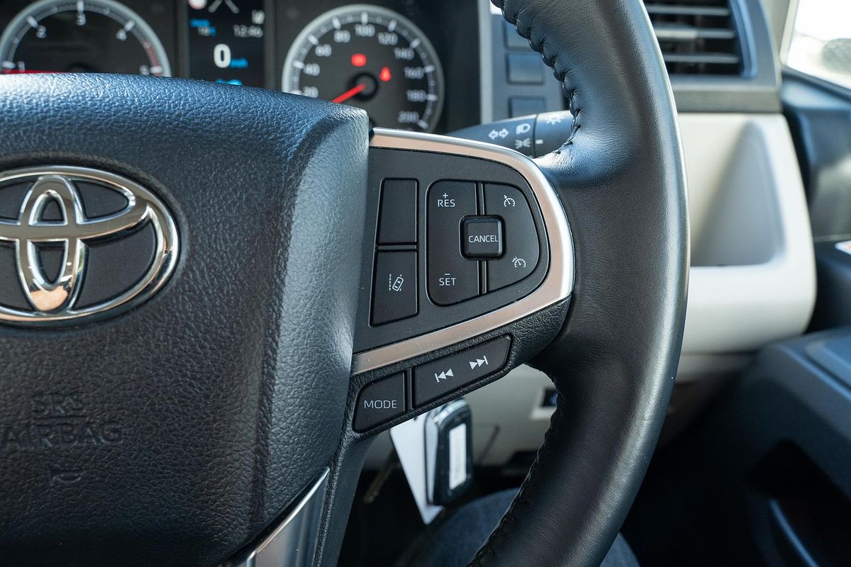 2019 Toyota Hiace Commuter GDH322R