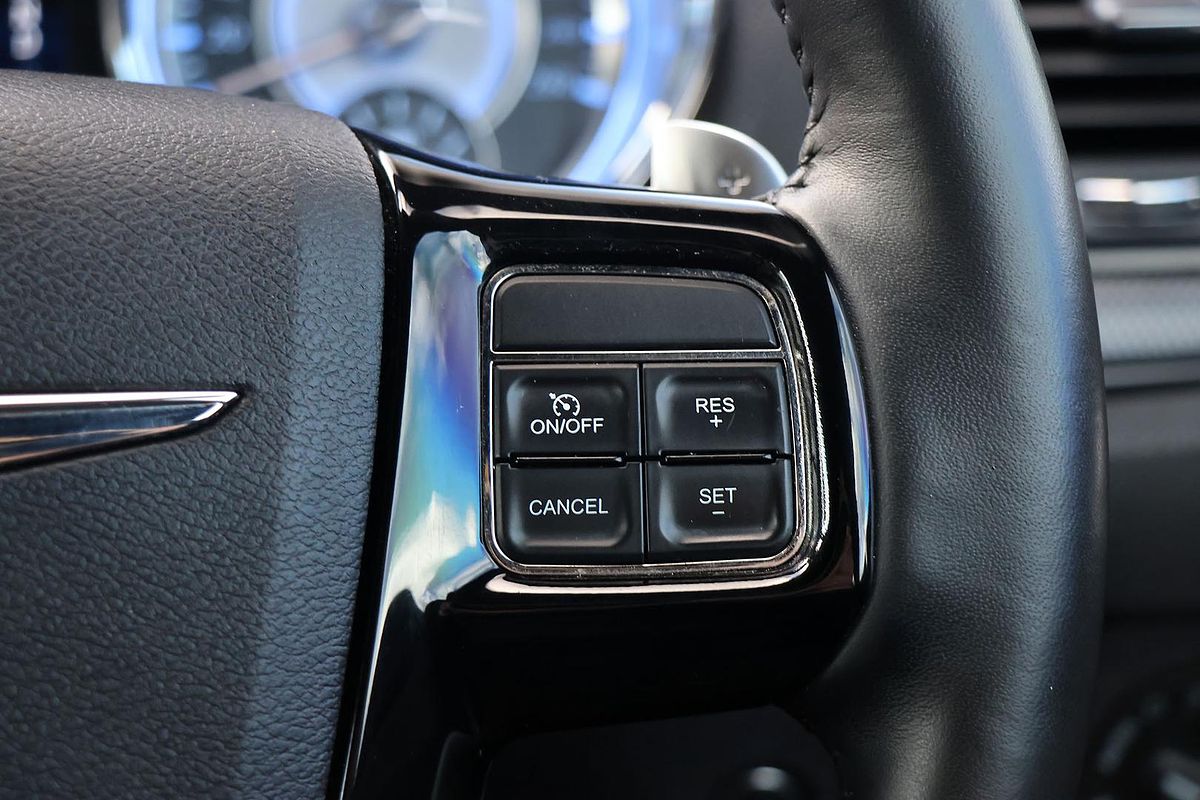2013 Chrysler 300 S LX