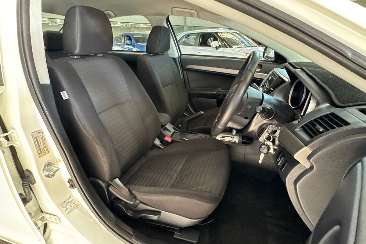 2013 Mitsubishi Lancer ES CJ