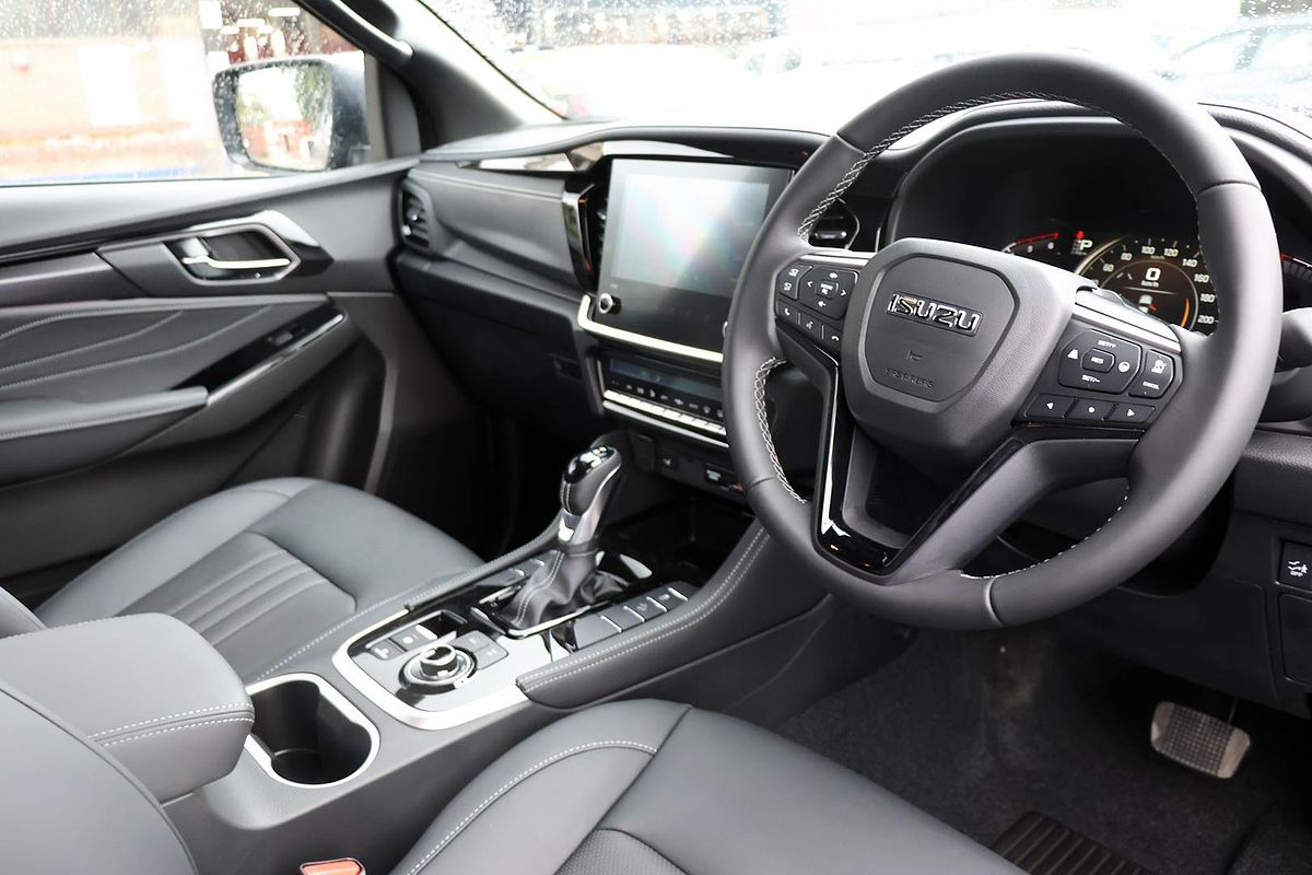 2025 Isuzu MU-X LS-T
