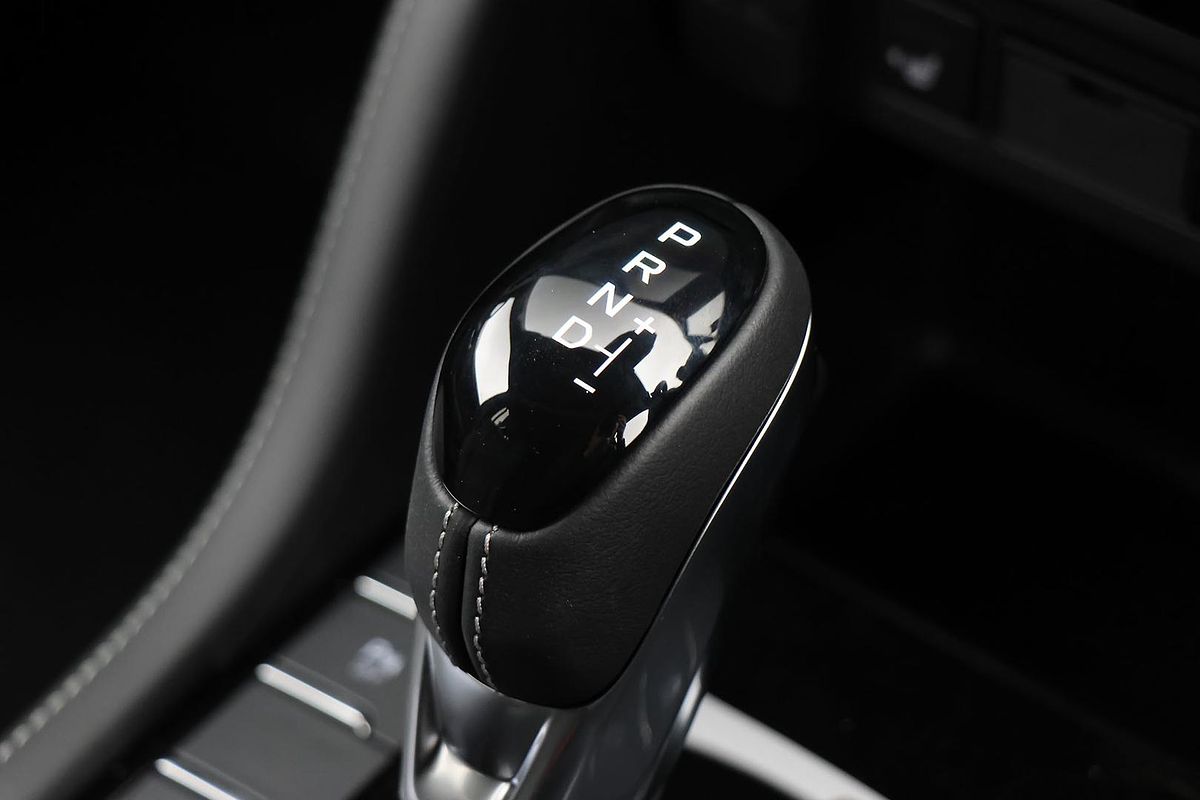 2025 Isuzu MU-X LS-T