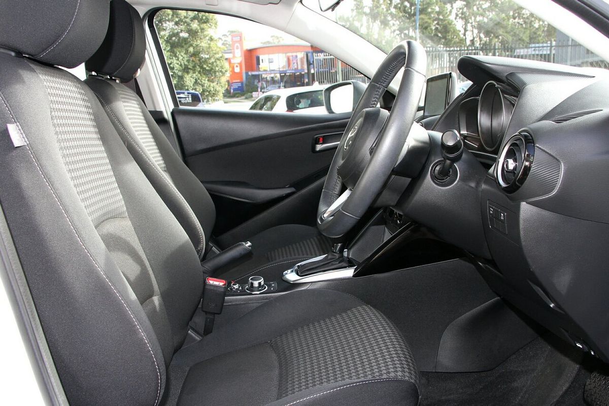 2017 Mazda 2 Maxx DJ Series