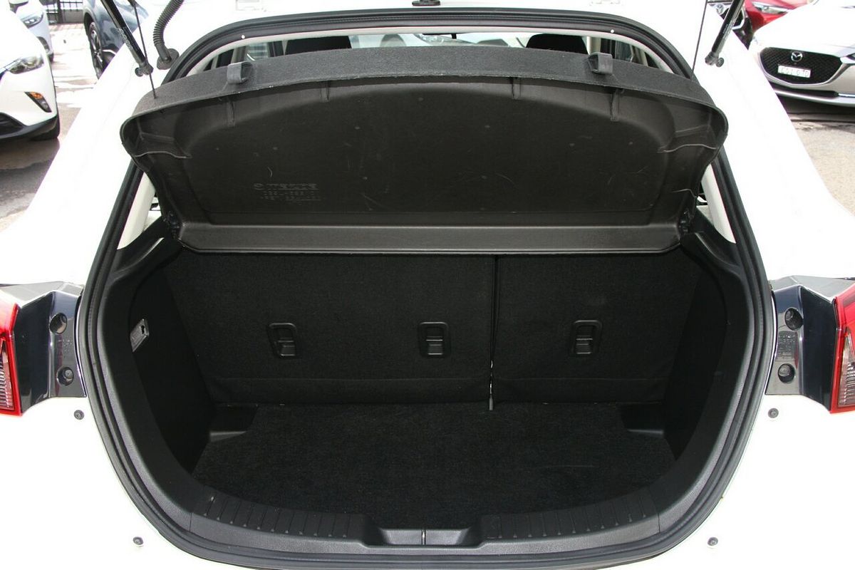 2017 Mazda 2 Maxx DJ Series