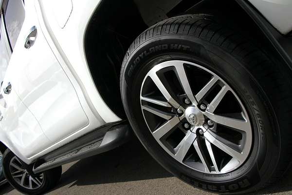 2020 Toyota Hilux SR5 GUN126R 4X4