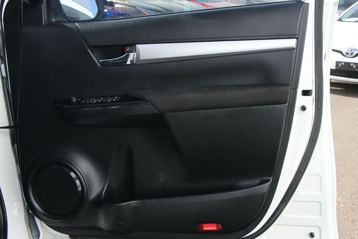 2020 Toyota Hilux SR5 GUN126R 4X4