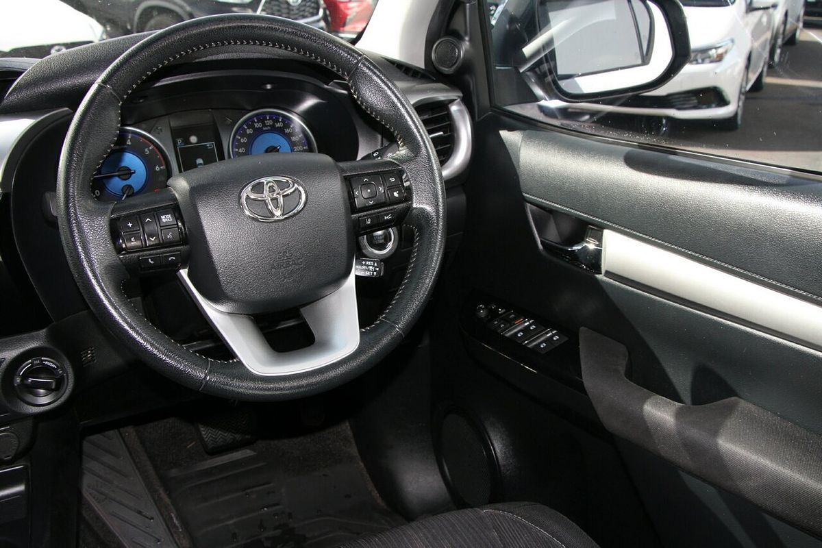 2020 Toyota Hilux SR5 GUN126R 4X4