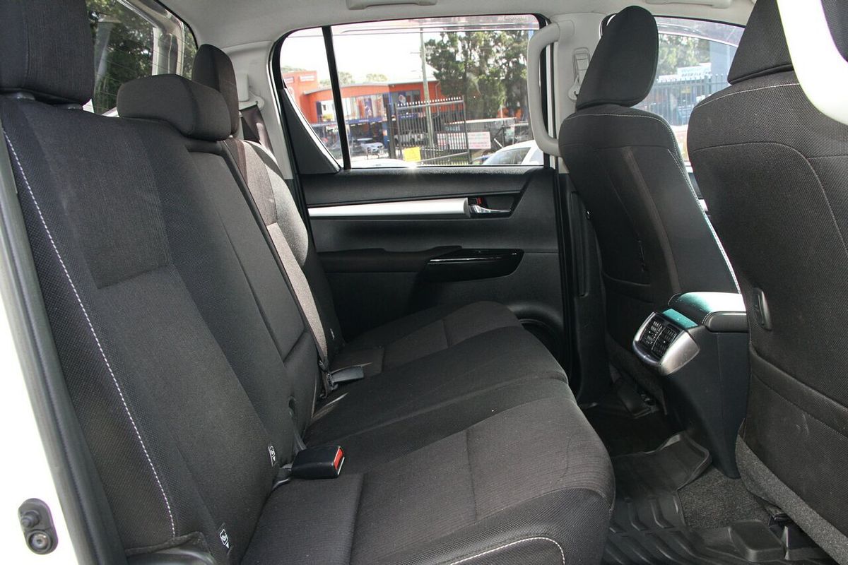 2020 Toyota Hilux SR5 GUN126R 4X4