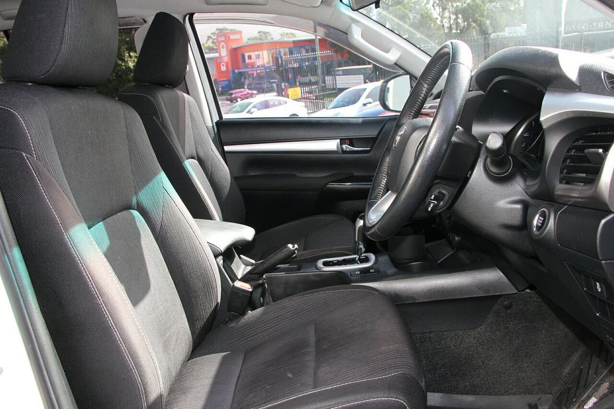 2020 Toyota Hilux SR5 GUN126R 4X4
