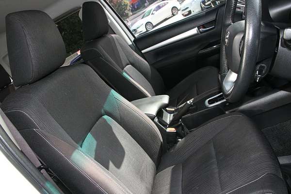 2020 Toyota Hilux SR5 GUN126R 4X4