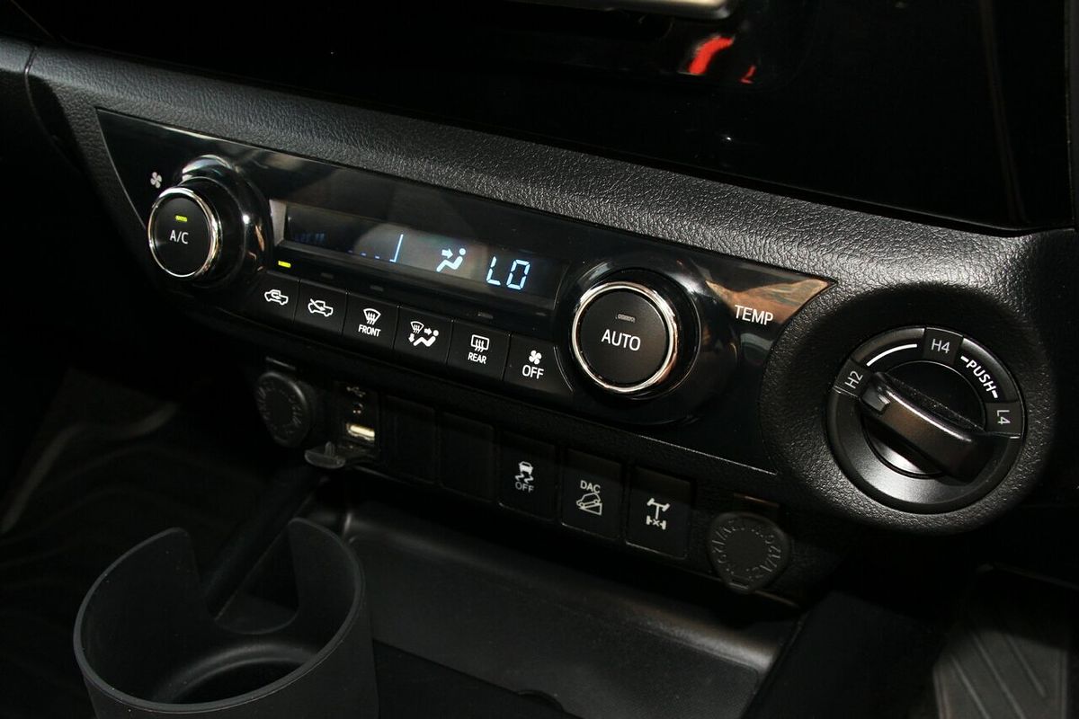 2020 Toyota Hilux SR5 GUN126R 4X4