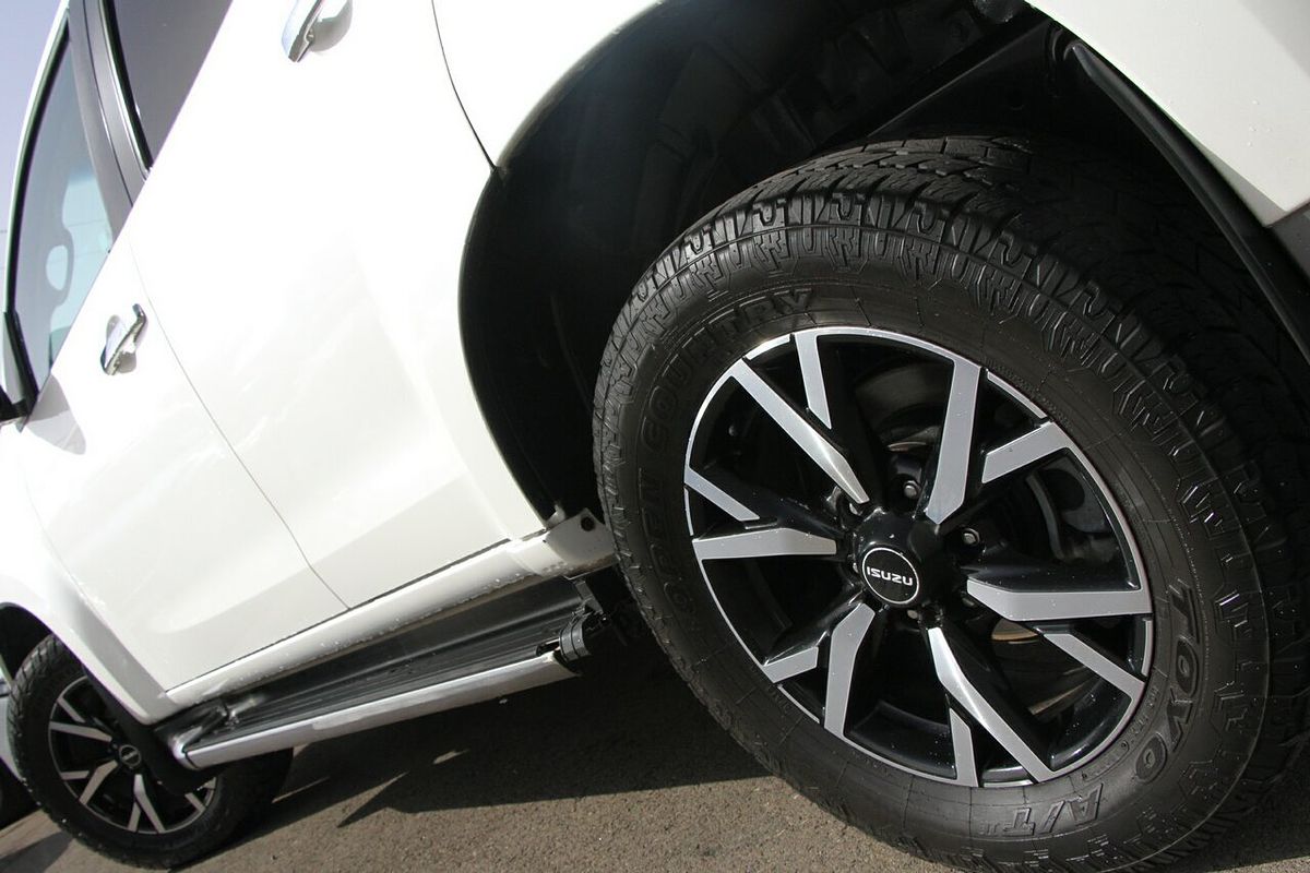 2020 Isuzu MU-X LS-T