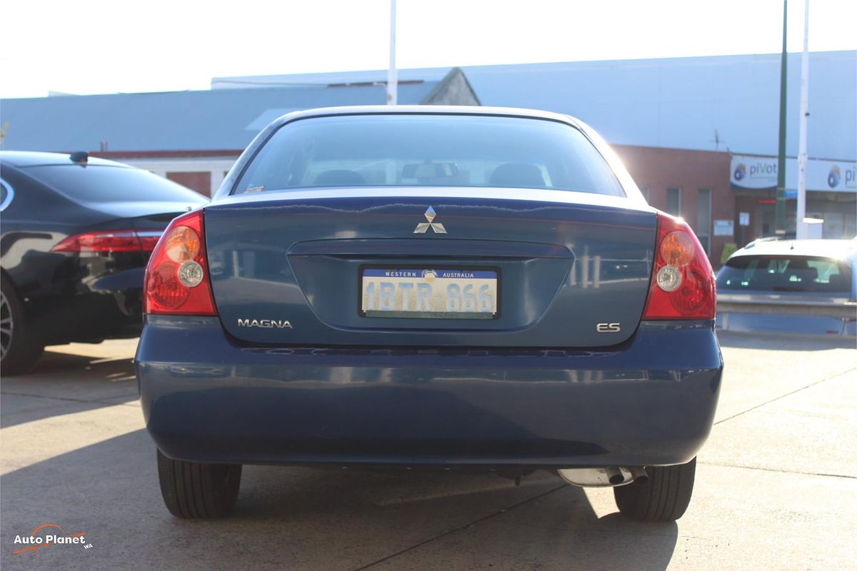 2004 Mitsubishi MAGNA ES TL