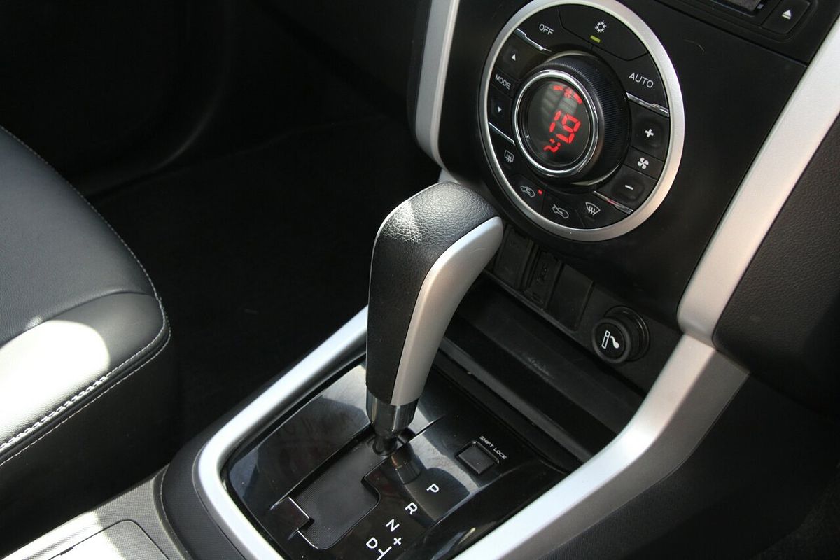 2020 Isuzu MU-X LS-T