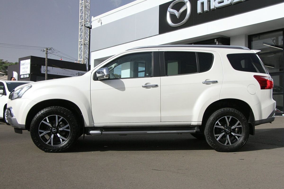2020 Isuzu MU-X LS-T