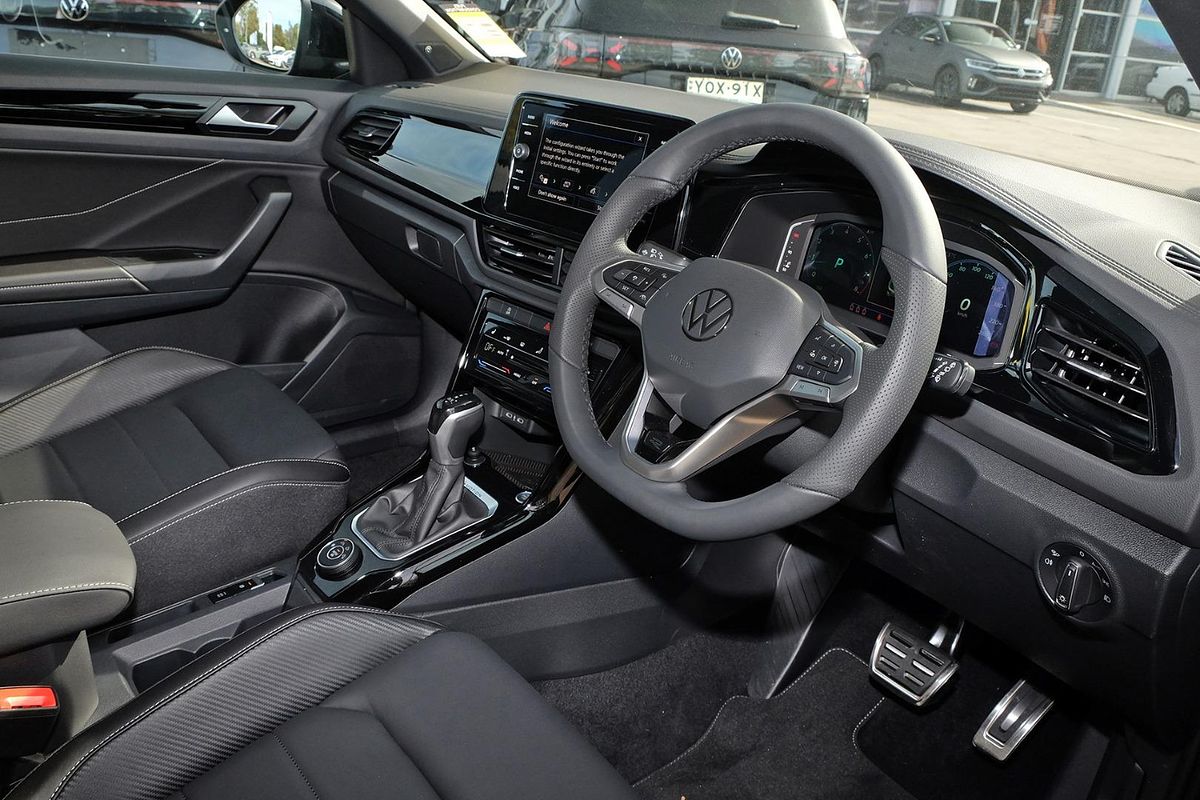 2025 Volkswagen T-Roc 140TSI R-Line D11