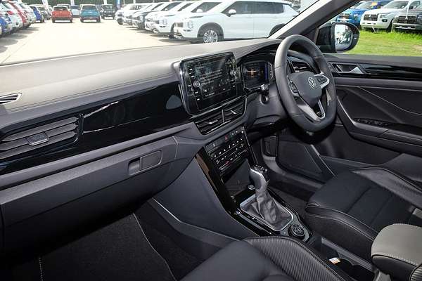 2025 Volkswagen T-Roc 140TSI R-Line D11