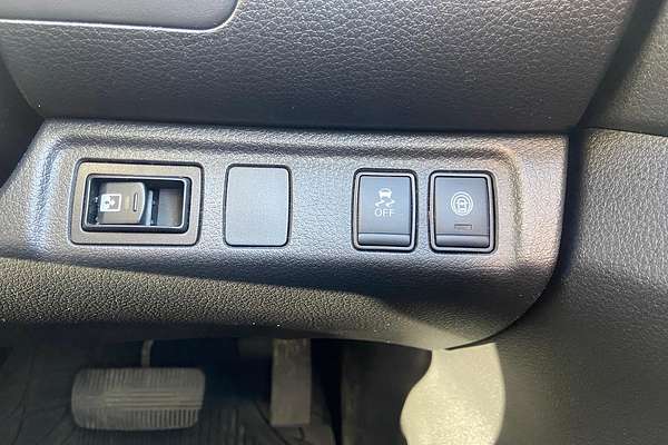 2021 Nissan Navara ST D23 4X4