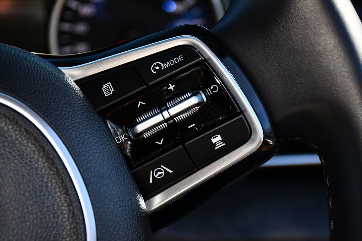 2023 Kia Carnival SLi KA4