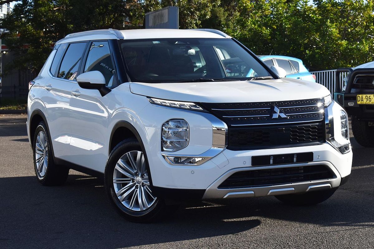 2023 Mitsubishi Outlander LS ZM